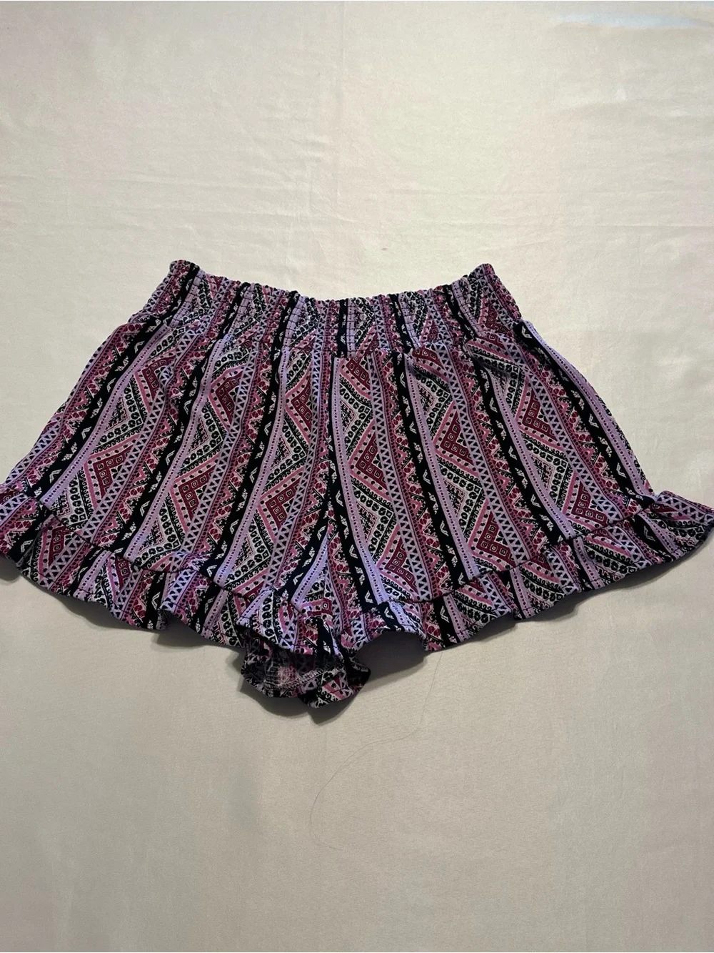 No Boundaries Pink and Black Geometric Ruffle Hem Shorts size small